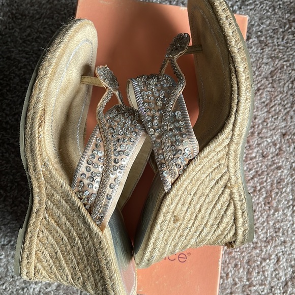 donna lawrence adorable sequined heels. Size 6 - Picture 6 of 6